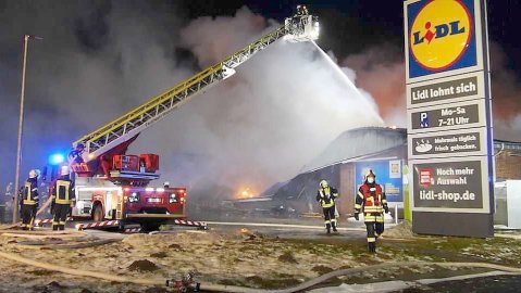 Brand in Lidl-Markt in Aurich - Bild 9