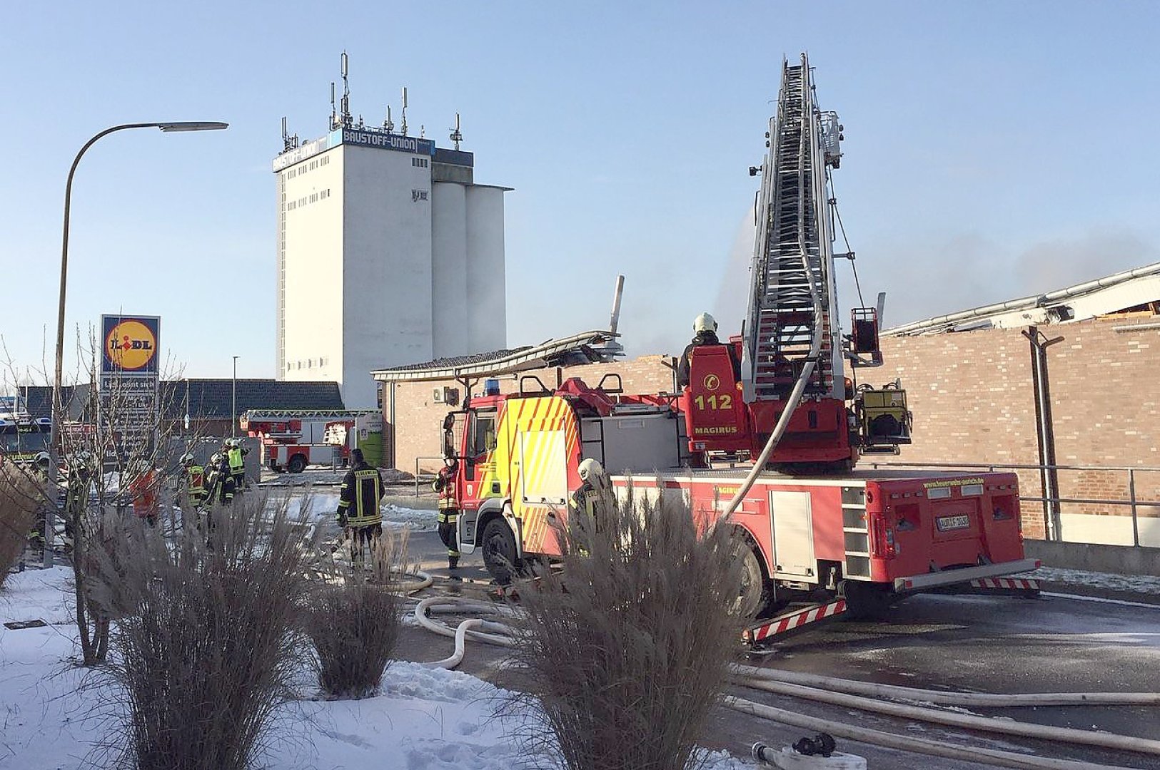 Brand in Lidl-Markt in Aurich - Bild 14