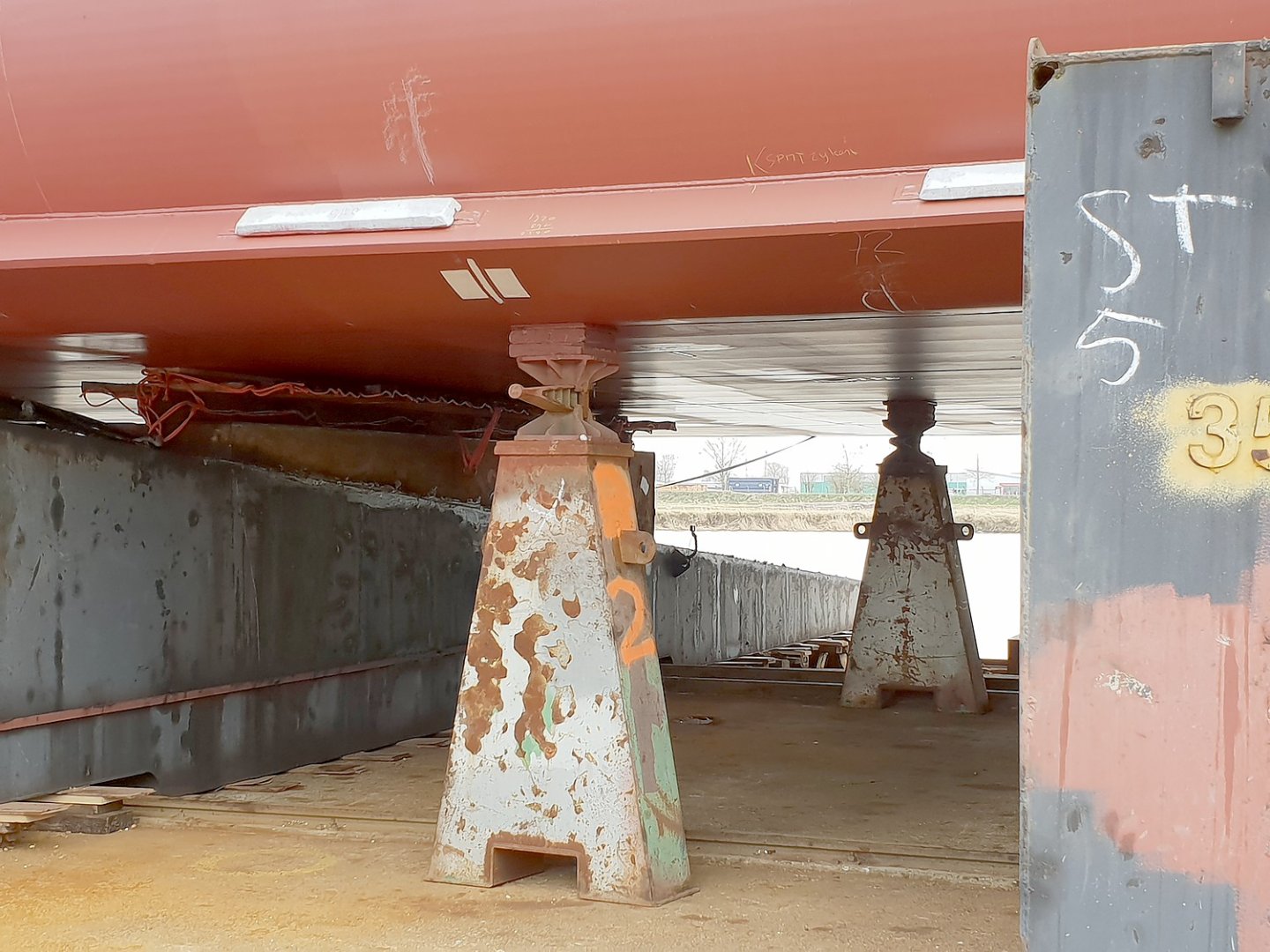 Stapellauf in der Ferus-Smit-Werft - Bild 1