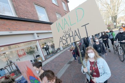 Fridays-for-Future-Demo in Emden - Bild 3
