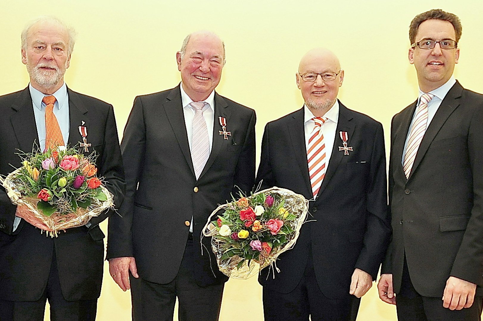 Verdienstkreuz für drei Leeraner Reeder - Bild 1
