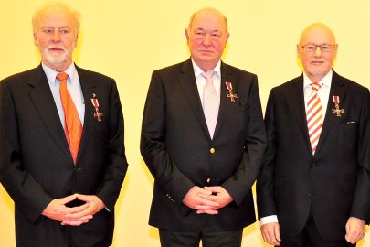 Verdienstkreuz für drei Leeraner Reeder - Bild 2