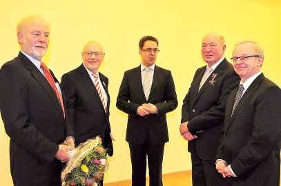 Verdienstkreuz für drei Leeraner Reeder - Bild 3