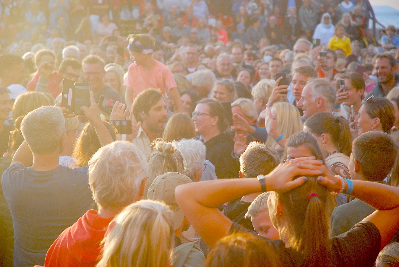 Beach Days 2022: Beste Stimmung beim Konzertabend am Borkumer Nordstrand - Bild 7
