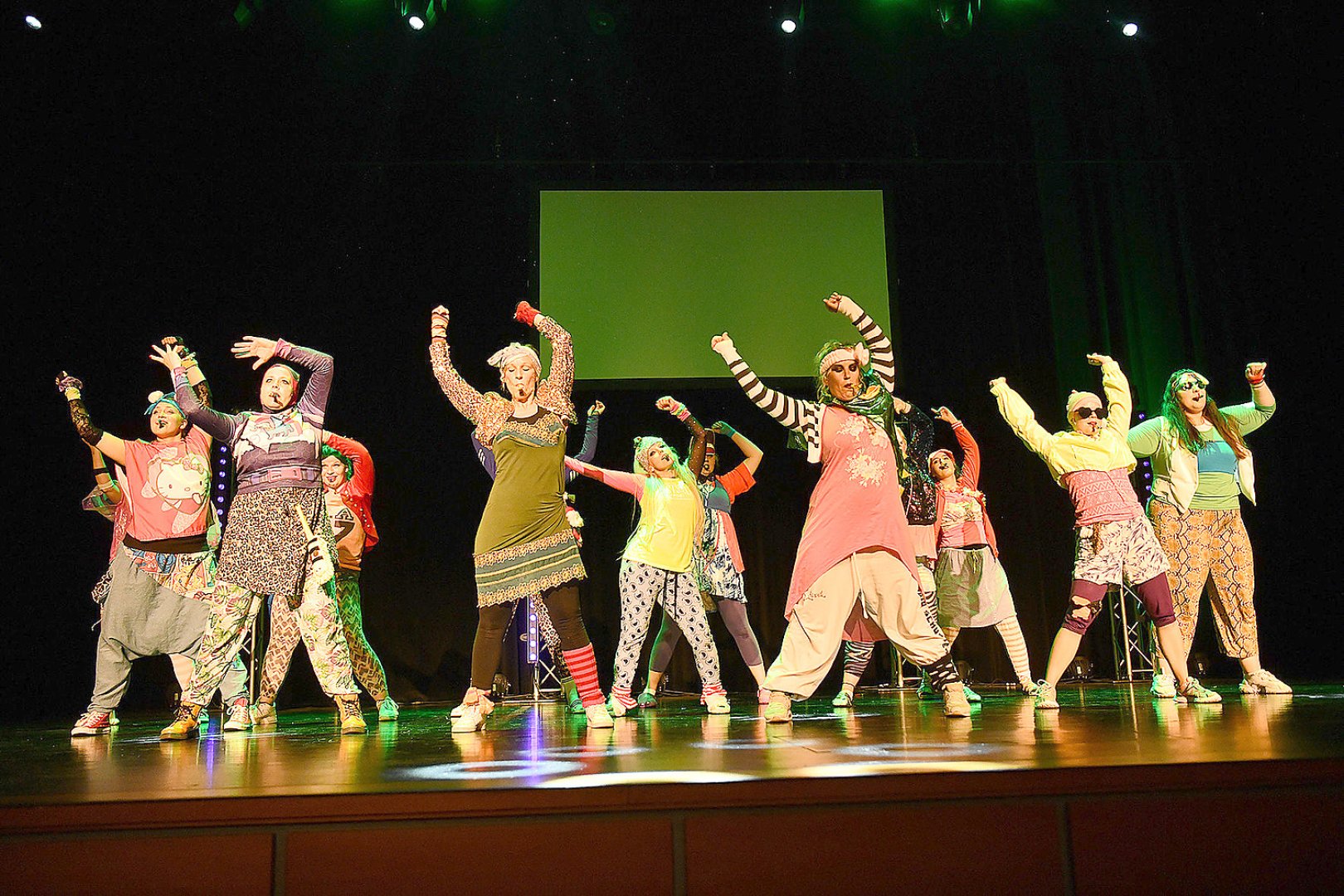 Show der Tanzstudio Schuster im Theater an der Blinke in Leer - Bild 4