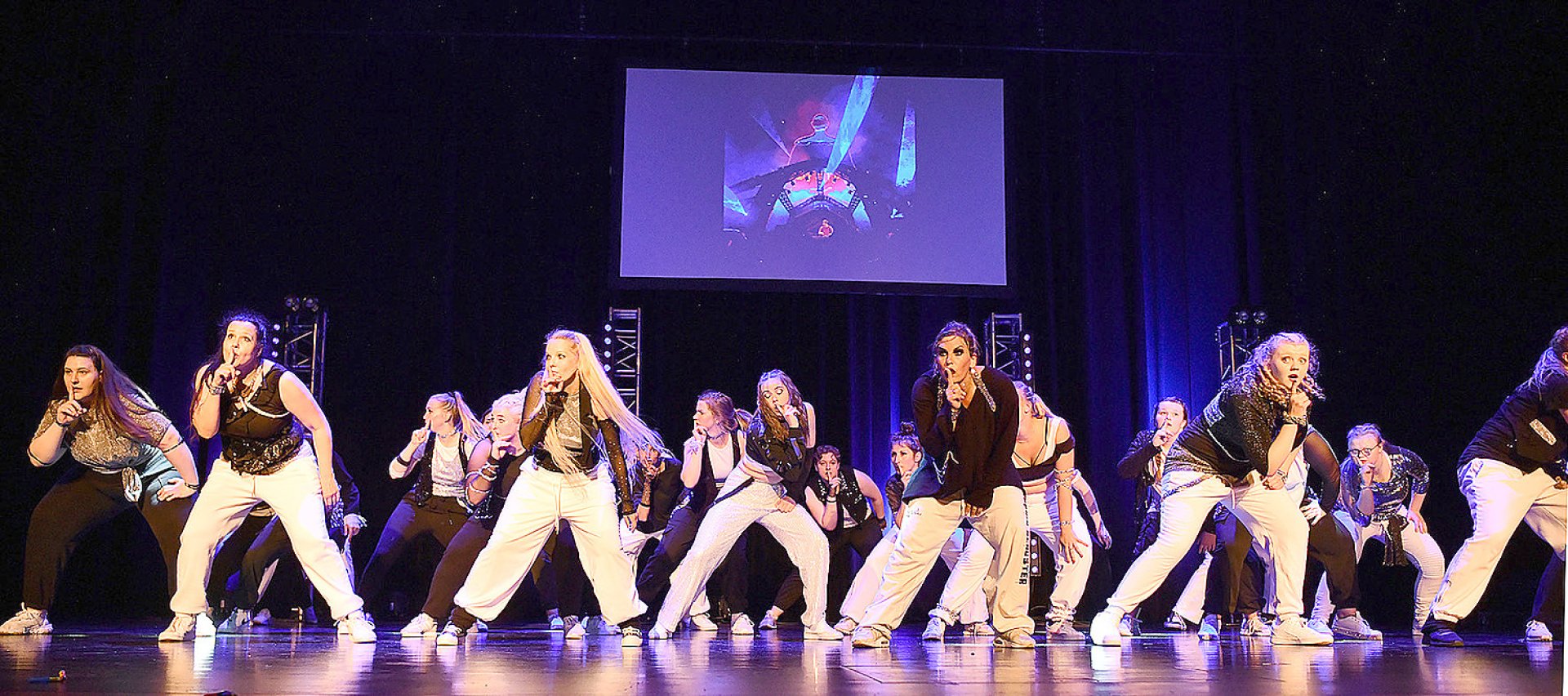 Show der Tanzstudio Schuster im Theater an der Blinke in Leer - Bild 6