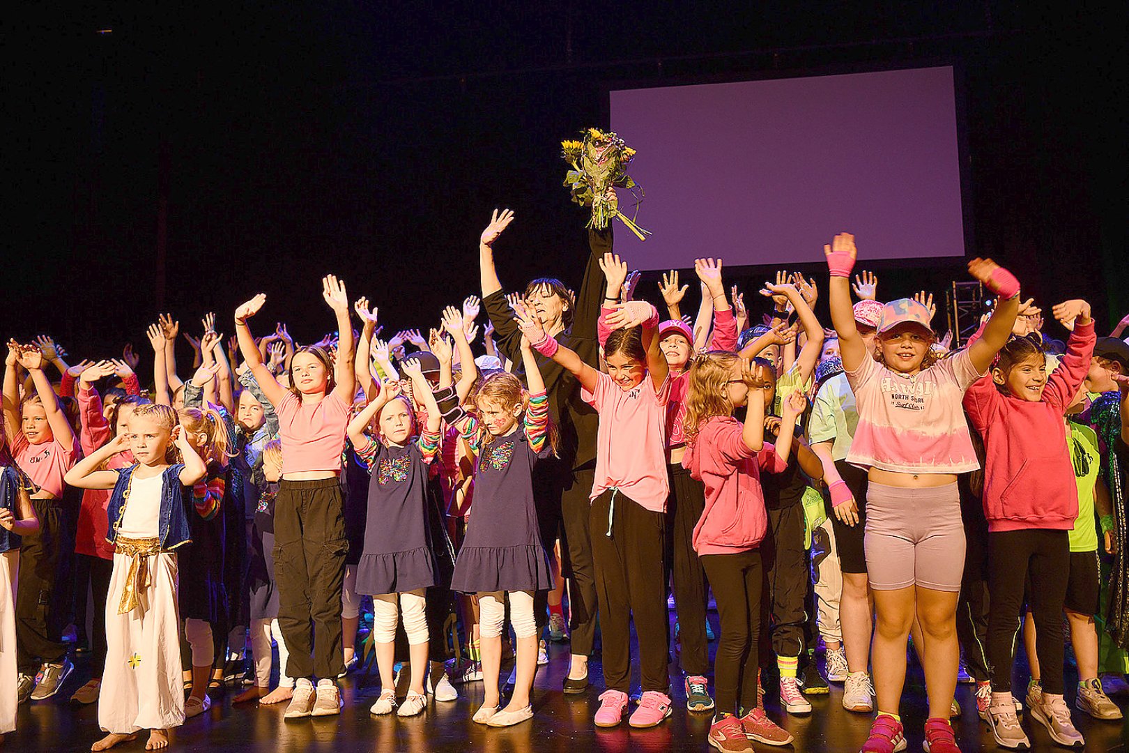 Show der Tanzstudio Schuster im Theater an der Blinke in Leer - Bild 8