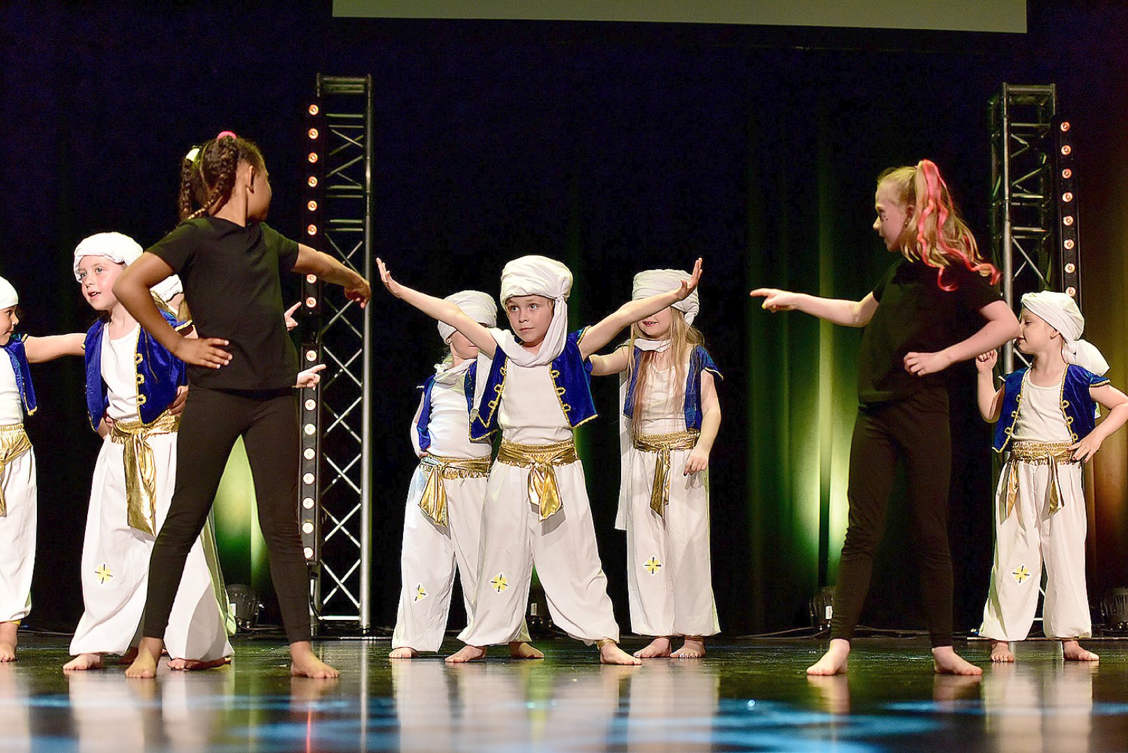 Show der Tanzstudio Schuster im Theater an der Blinke in Leer - Bild 16