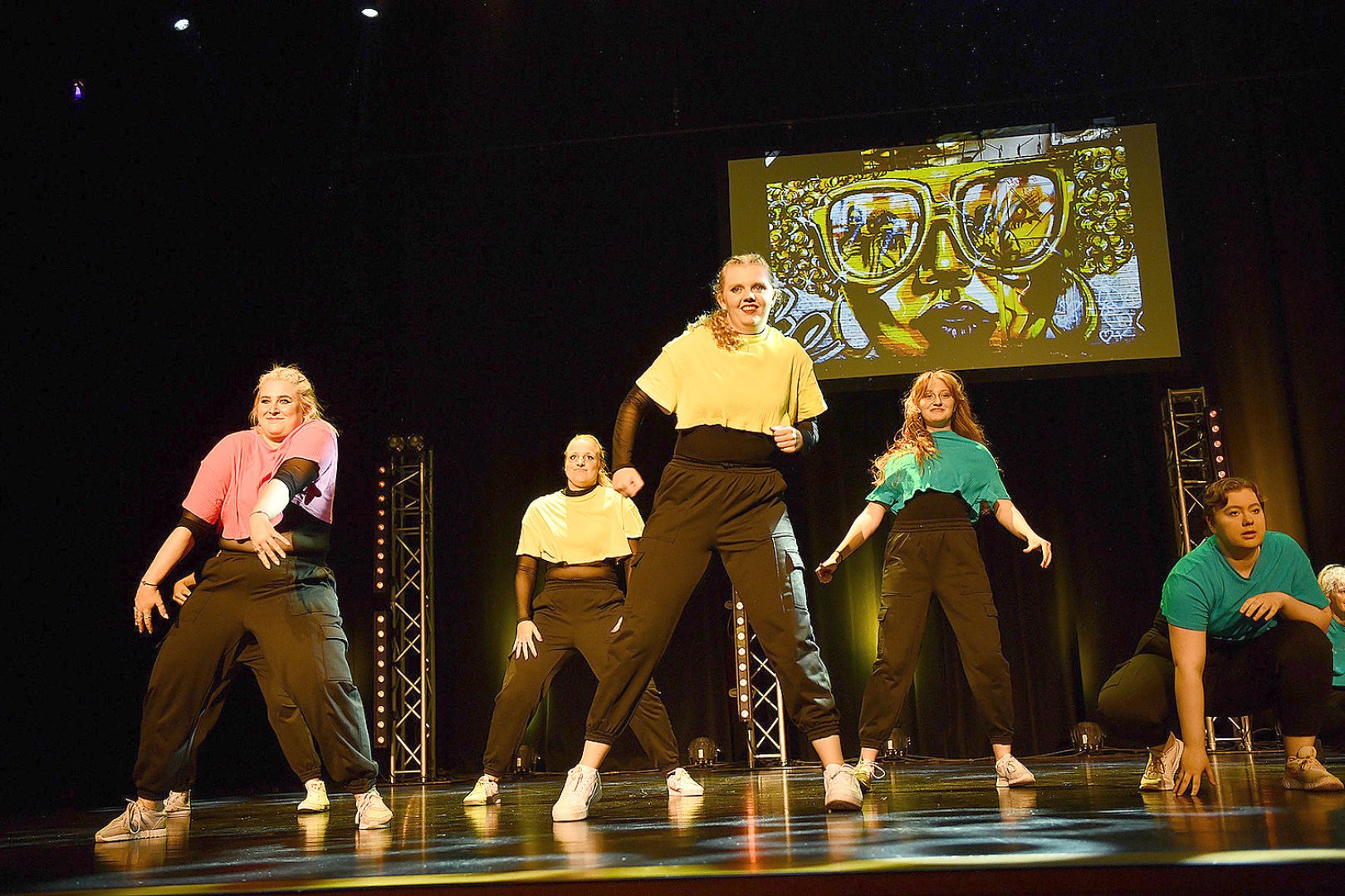 Show der Tanzstudio Schuster im Theater an der Blinke in Leer - Bild 38