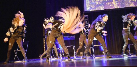 Show der Tanzstudio Schuster im Theater an der Blinke in Leer - Bild 47
