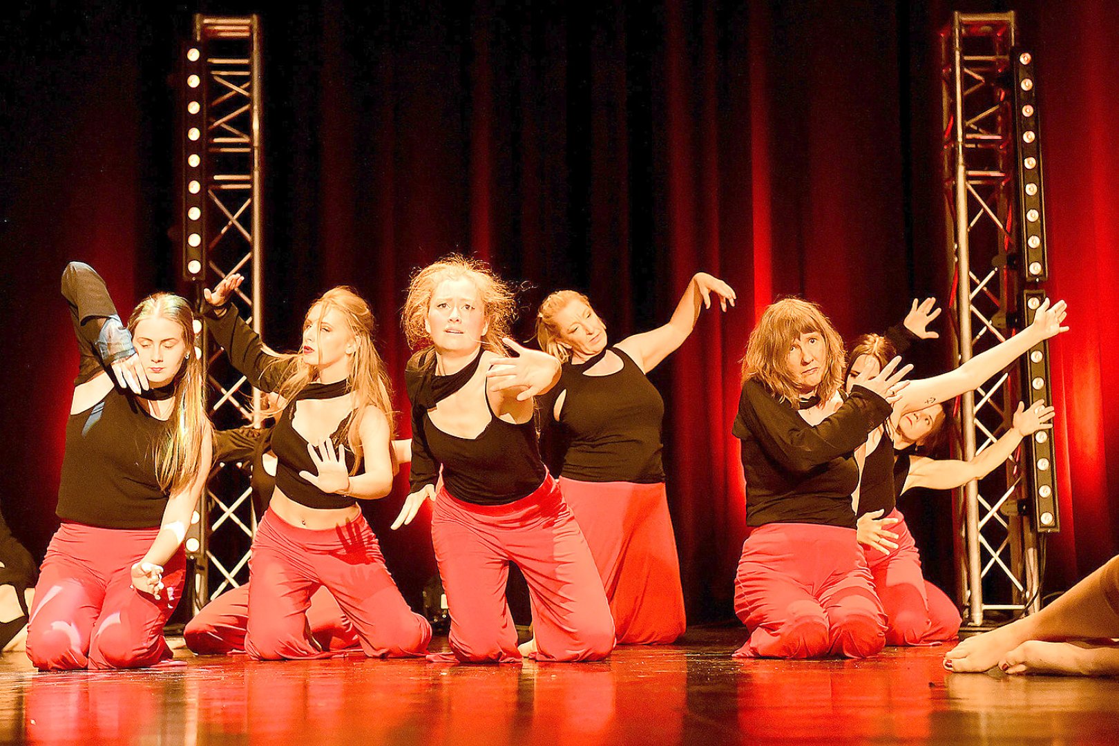Show der Tanzstudio Schuster im Theater an der Blinke in Leer - Bild 53