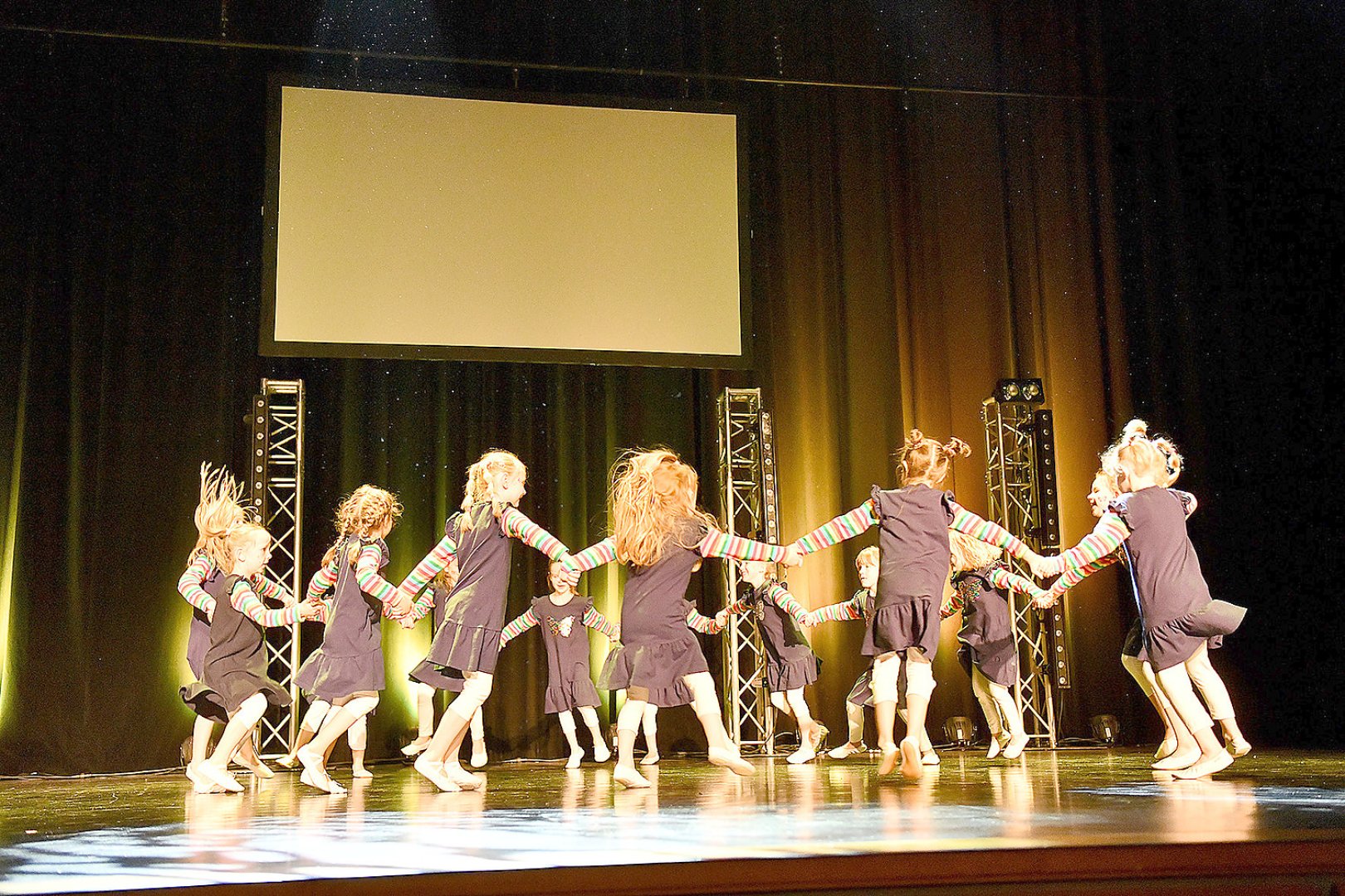 Show der Tanzstudio Schuster im Theater an der Blinke in Leer - Bild 56
