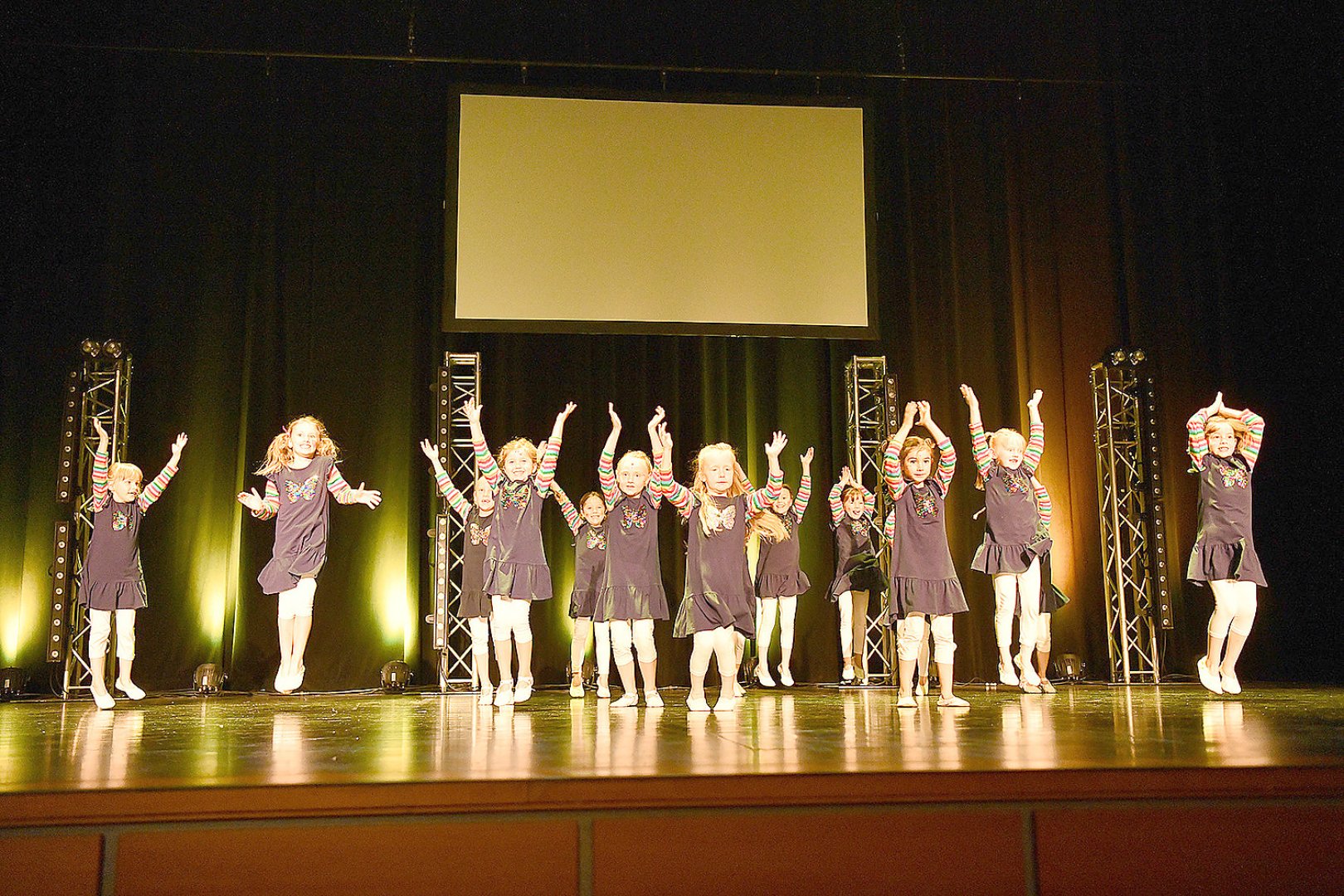 Show der Tanzstudio Schuster im Theater an der Blinke in Leer - Bild 57