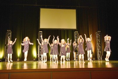 Show der Tanzstudio Schuster im Theater an der Blinke in Leer - Bild 57