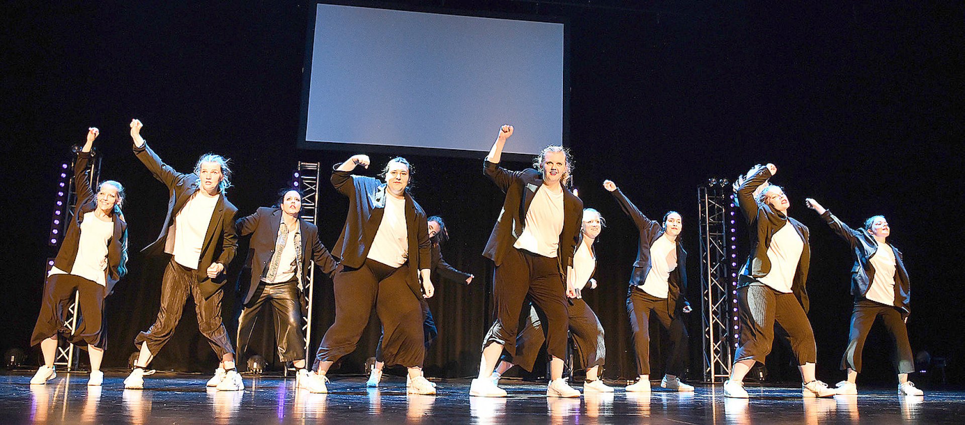 Show der Tanzstudio Schuster im Theater an der Blinke in Leer - Bild 64