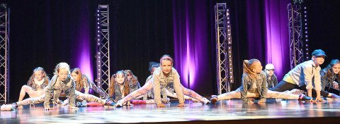 Show der Tanzstudio Schuster im Theater an der Blinke in Leer - Bild 71