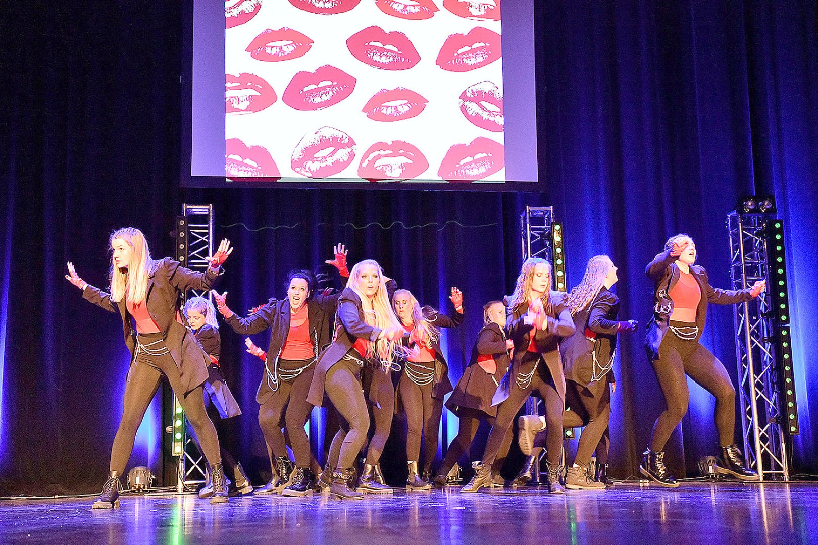 Show der Tanzstudio Schuster im Theater an der Blinke in Leer - Bild 74
