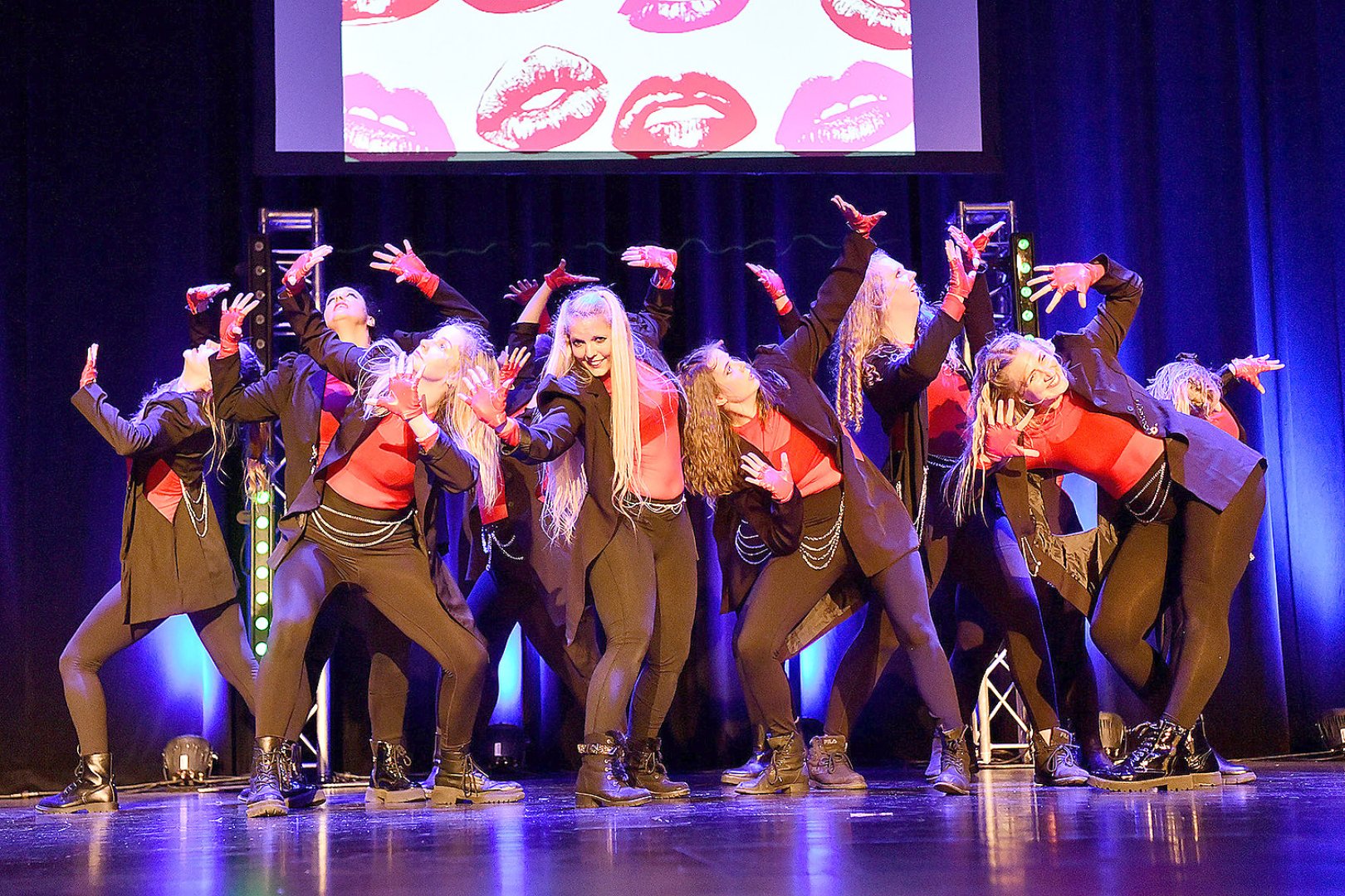 Show der Tanzstudio Schuster im Theater an der Blinke in Leer - Bild 77