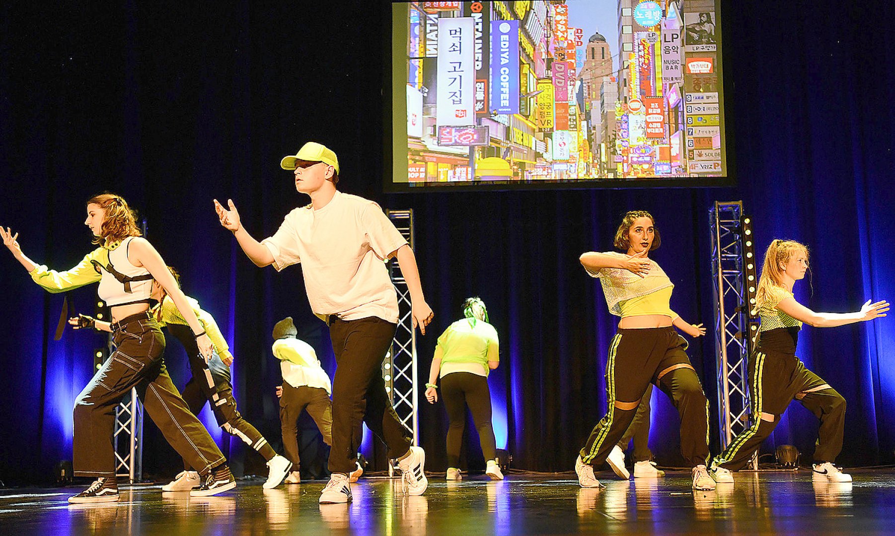 Show der Tanzstudio Schuster im Theater an der Blinke in Leer - Bild 78