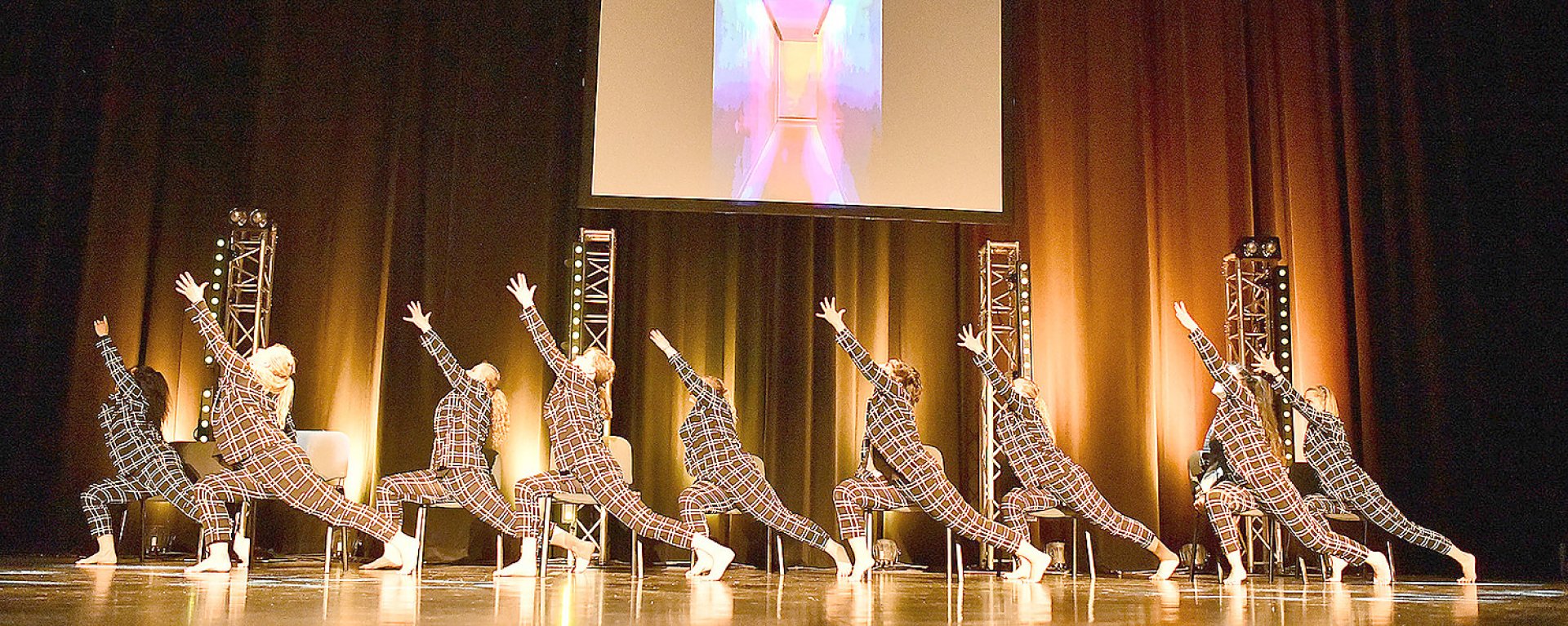 Show der Tanzstudio Schuster im Theater an der Blinke in Leer - Bild 81