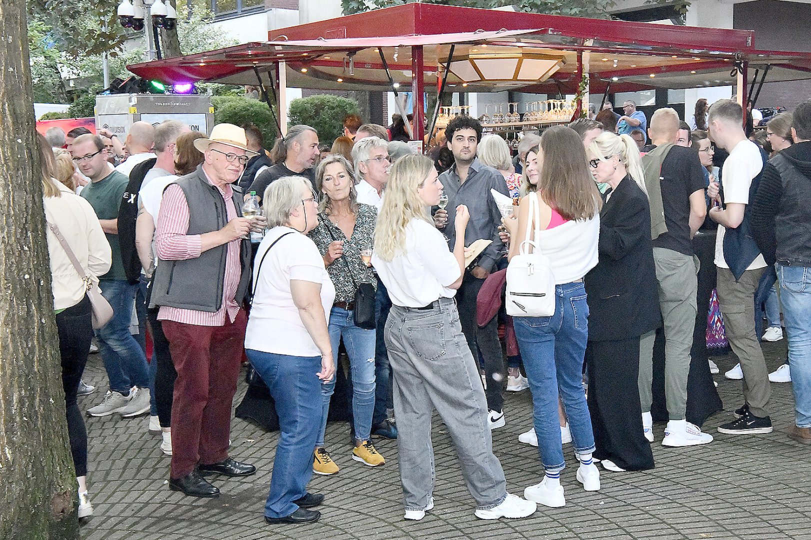Impressionen vom Moormerländer Weinfest - Bild 34