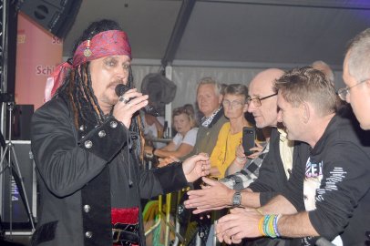 Blaulicht-Party in Burlage - Bild 9