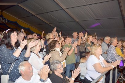 Blaulicht-Party in Burlage - Bild 16