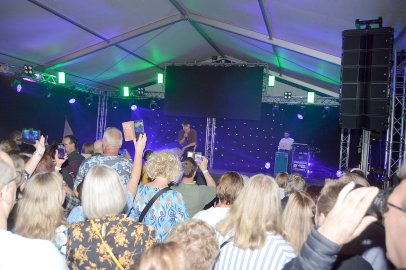 Blaulicht-Party in Burlage - Bild 33