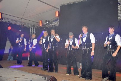 Blaulicht-Party in Burlage - Bild 39