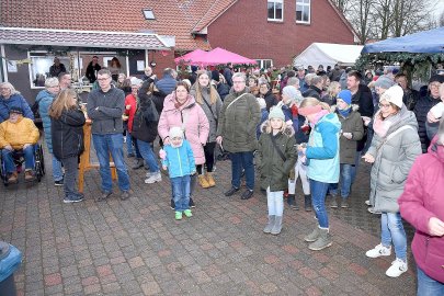 Viel los auf dem Holtlander Weihnachtsmarkt - Bild 10