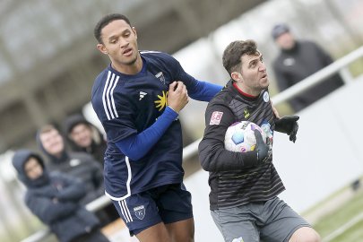 Kickers besiegt Jeddeloh in Emden - Bild 2
