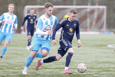 Kickers besiegt Jeddeloh in Emden - Bild 7