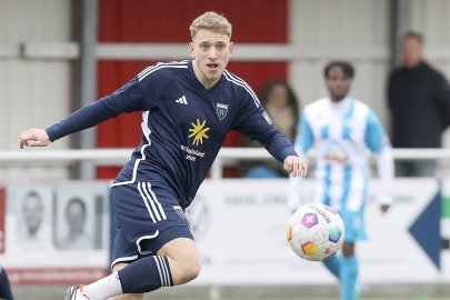 Kickers besiegt Jeddeloh in Emden - Bild 12