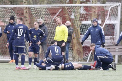 Kickers besiegt Jeddeloh in Emden - Bild 13