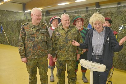 Traditionelles Grünkohlessen bei der Bundeswehr in Leer - Bild 11