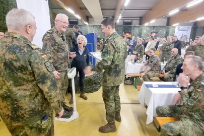 Traditionelles Grünkohlessen bei der Bundeswehr in Leer - Bild 18