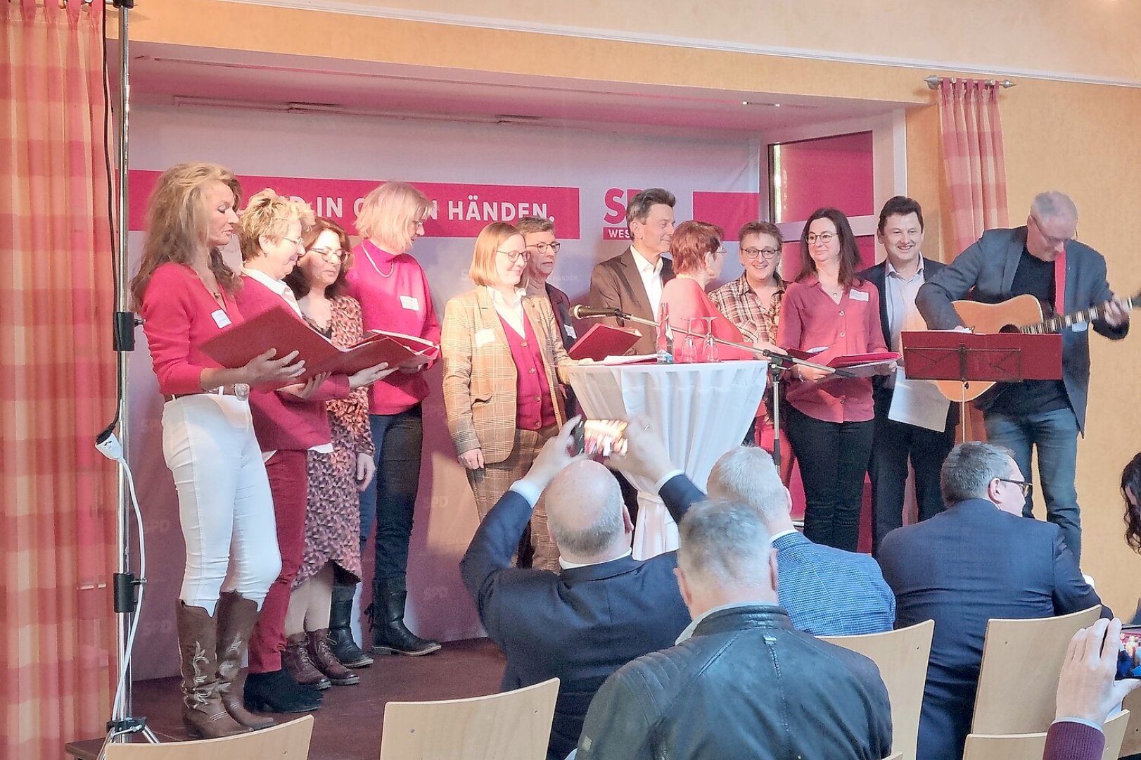 Dr. Rolf Mützenich beim Neujahrsempfang der SPD in Leer - Bild 3
