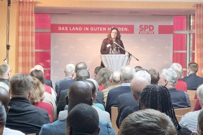 Dr. Rolf Mützenich beim Neujahrsempfang der SPD in Leer - Bild 11