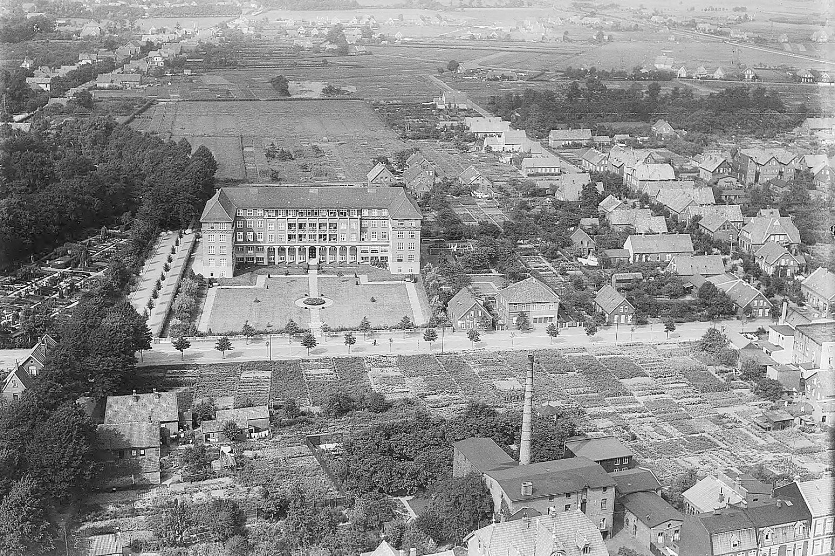 Historische Luftbilder aus Ostfriesland - Bild 1
