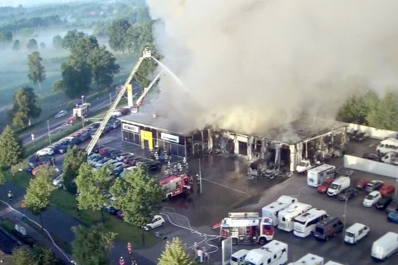 Großbrand in Wiesmoor - Bild 1
