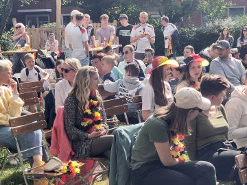 So feiern die Fans beim Public Viewing in Ostfriesland - Bild 8