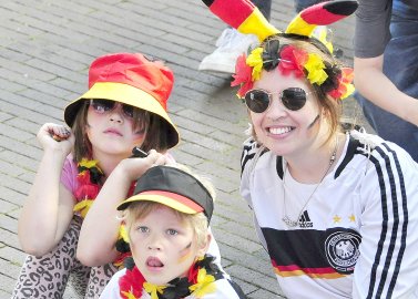 So feiern die Fans beim Public Viewing in Ostfriesland - Bild 18