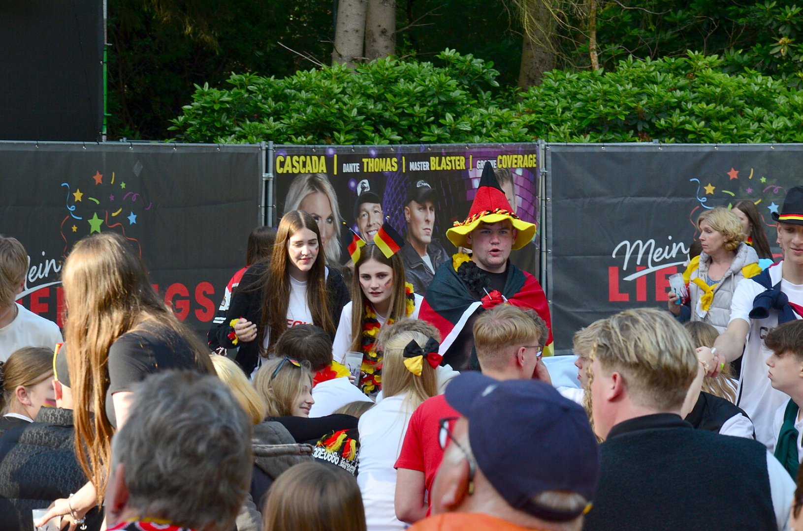 So feiern die Fans beim Public Viewing in Ostfriesland - Bild 37