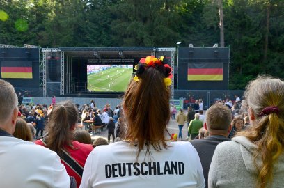 So feiern die Fans beim Public Viewing in Ostfriesland - Bild 39