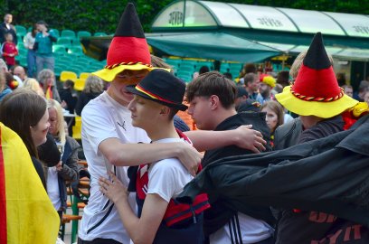 So feiern die Fans beim Public Viewing in Ostfriesland - Bild 41
