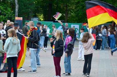 So feiern die Fans beim Public Viewing in Ostfriesland - Bild 42