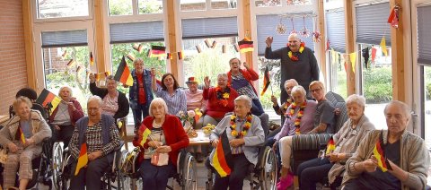 So feiern die Fans beim Public Viewing in Ostfriesland - Bild 43