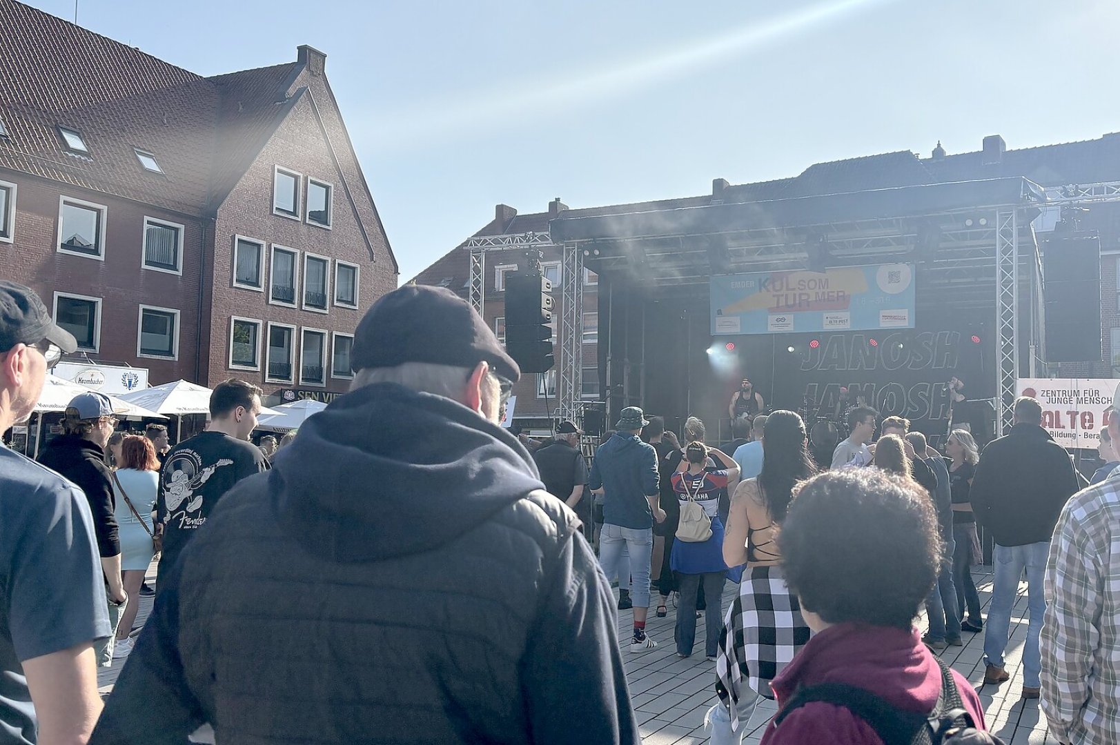 Der Neue Markt in Emden wird gerockt - Bild 1