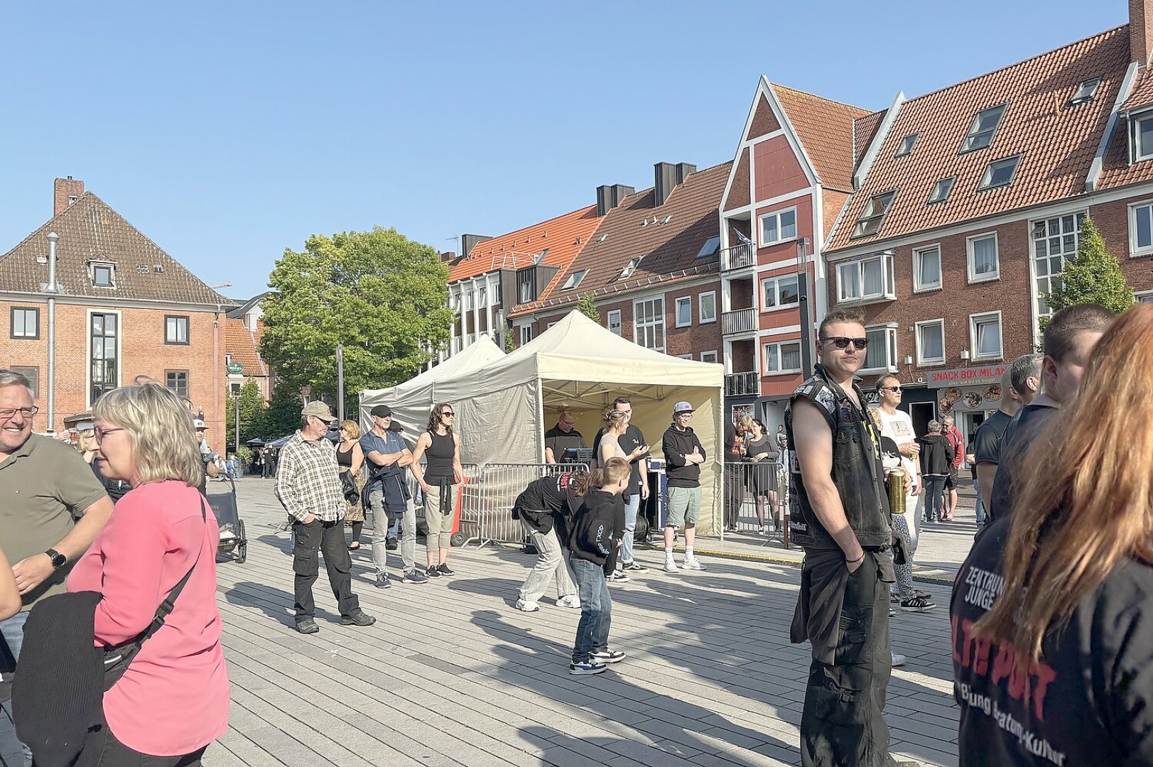 Der Neue Markt in Emden wird gerockt - Bild 4