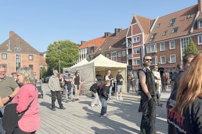 Der Neue Markt in Emden wird gerockt - Bild 4